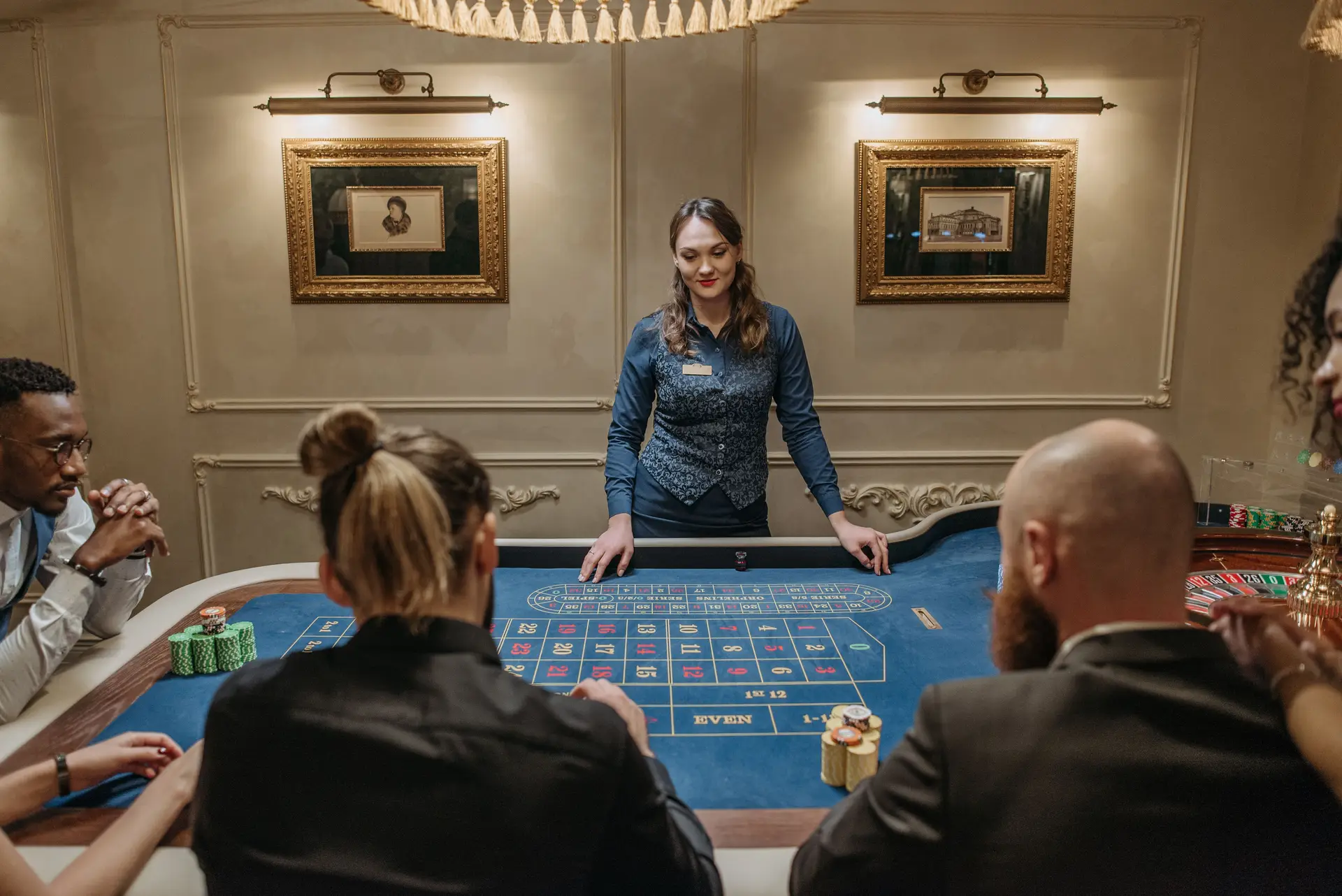 Večerni ambient casino salona — 9